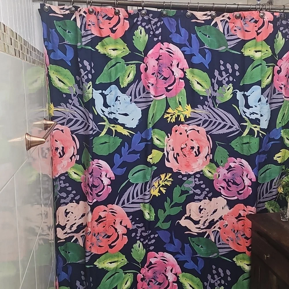 Flowers Showers Curtains Excellent Condition